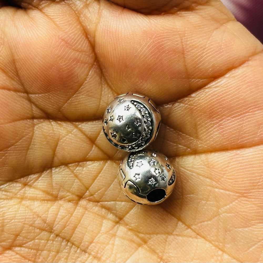 Pandora Twinkling Night Moon & Star clip charm set